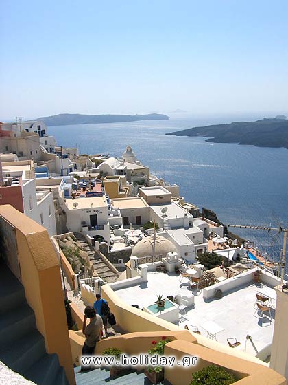 Fira: the picturesque town