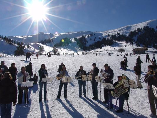 Kalavrira ski resort Kalavrita ski resort is situated on the North West side of mountain Helmos at an altitude of 1,700 meters (base) to 2,340 meters (summit).