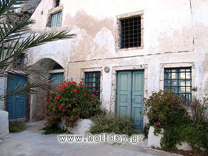 Picturesque road to Imerovigli