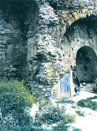 ROMAN AQUEDUCT