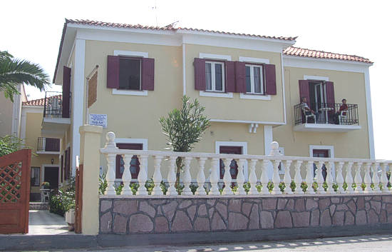 APARTMENTS TOULA