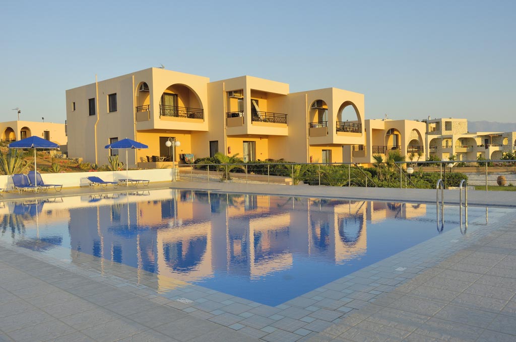 NANAKIS BEACH LUXURY APARTMENTS