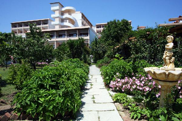 MANIATIS GARDEN