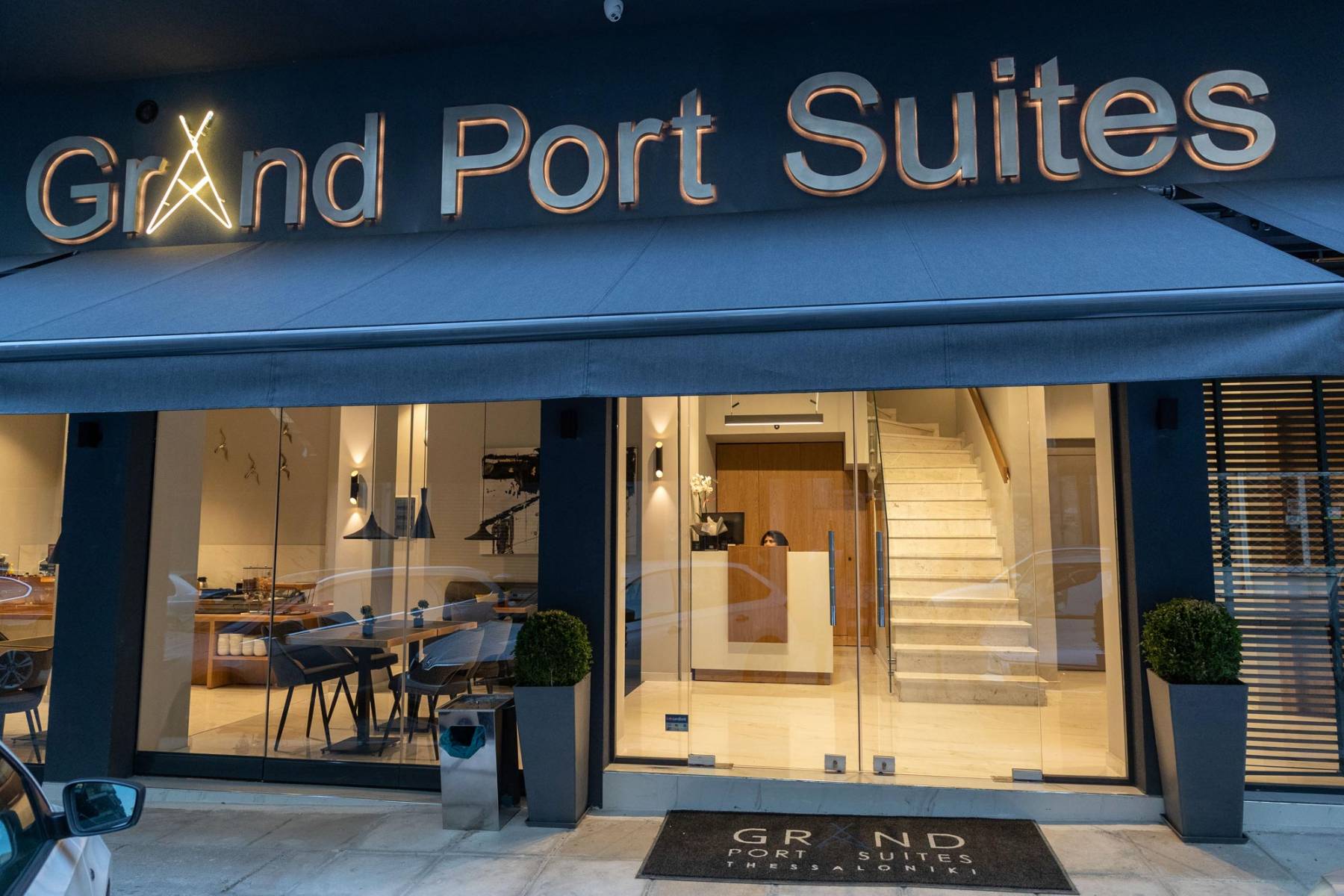 GRAND PORT SUITES