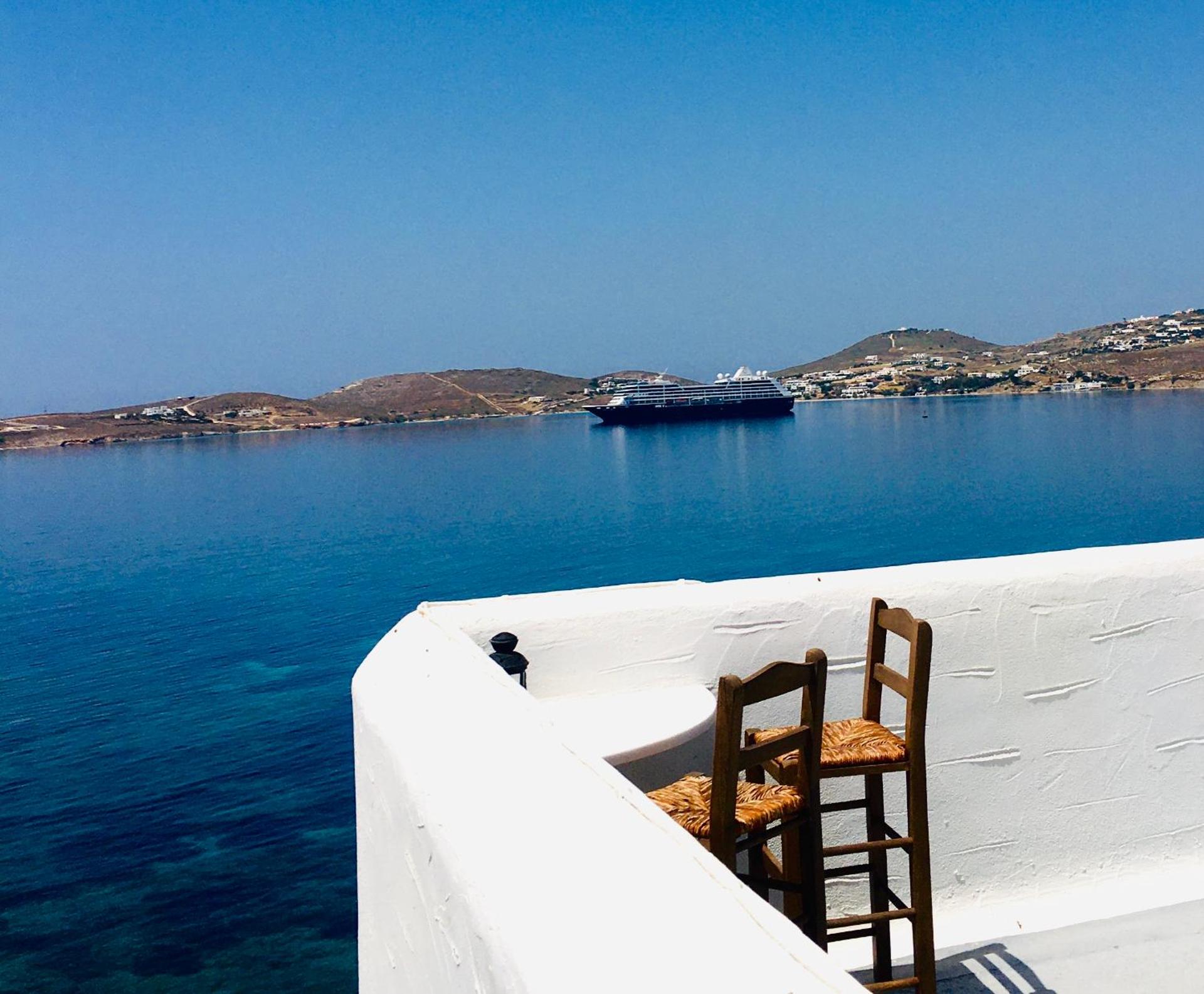 NOSTOS STUDIOS PAROS