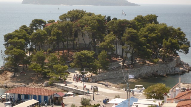 SKIATHOS TOWN PHOTO