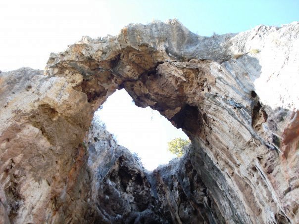 cave wth wreath at Ayios Thomas