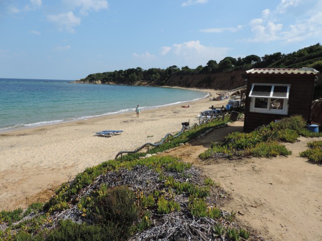 Mandraki beach