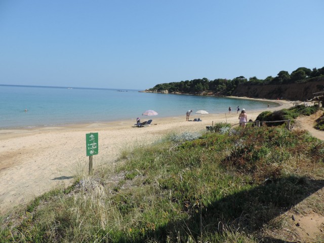 Mandraki beach