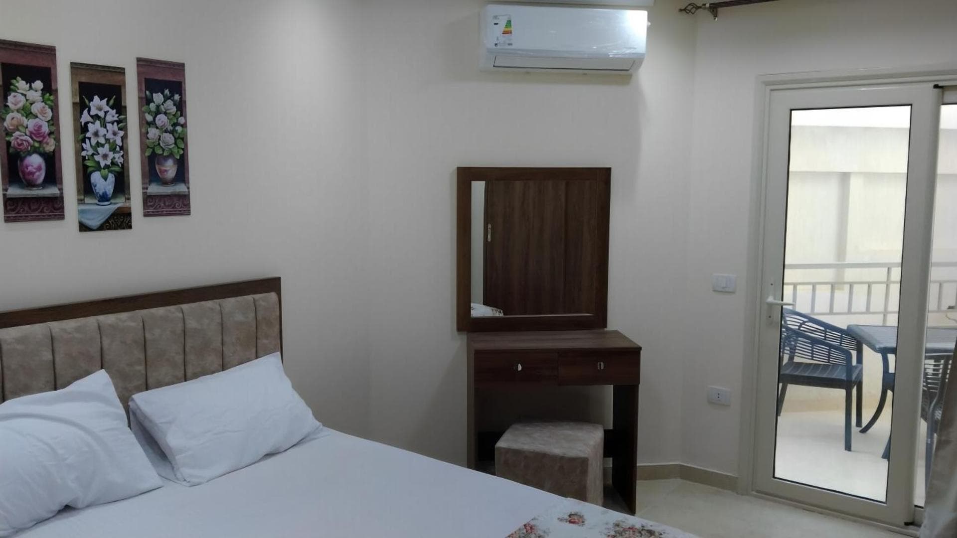 One-Bedroom Apartment with Terrace