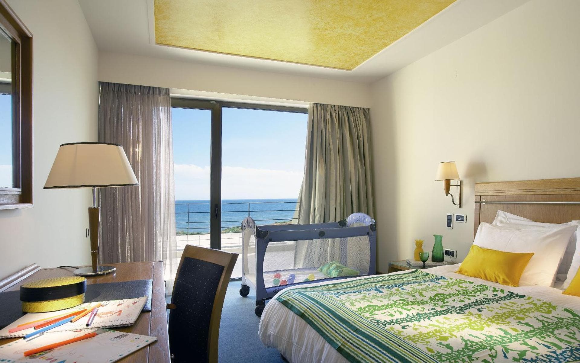 ALEXANDER BEACH HOTEL & SPA