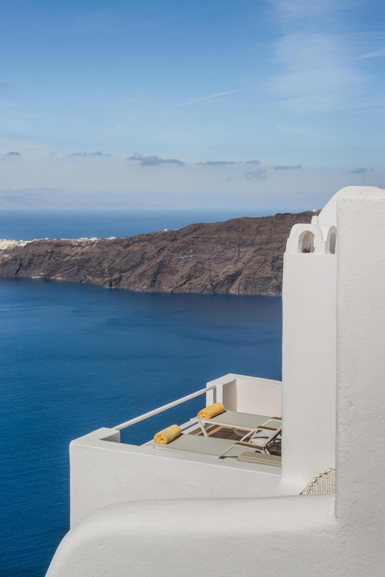 Junior Suite with Caldera View