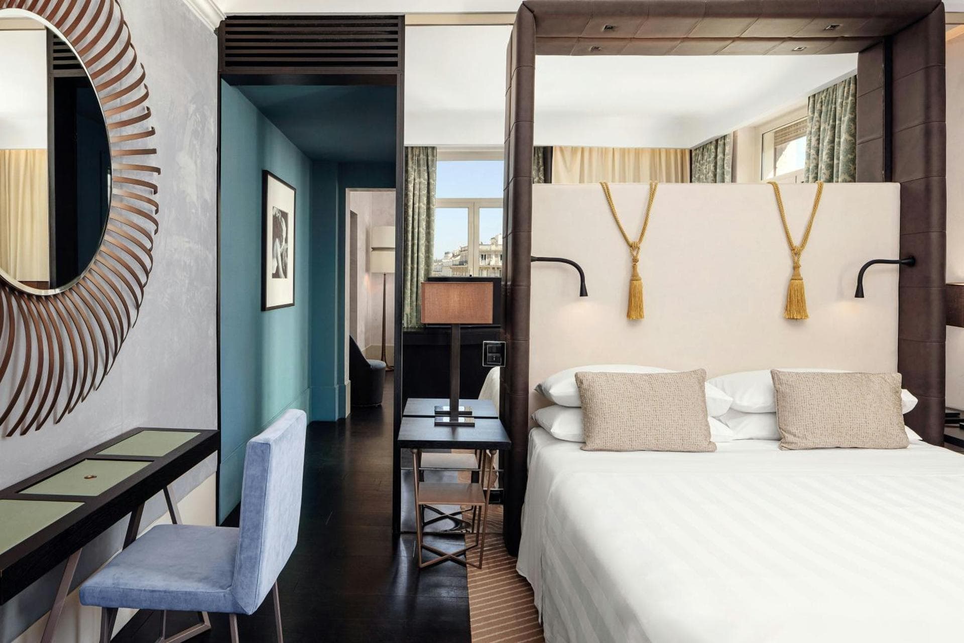 One-Bedroom Signature King Suite with City View