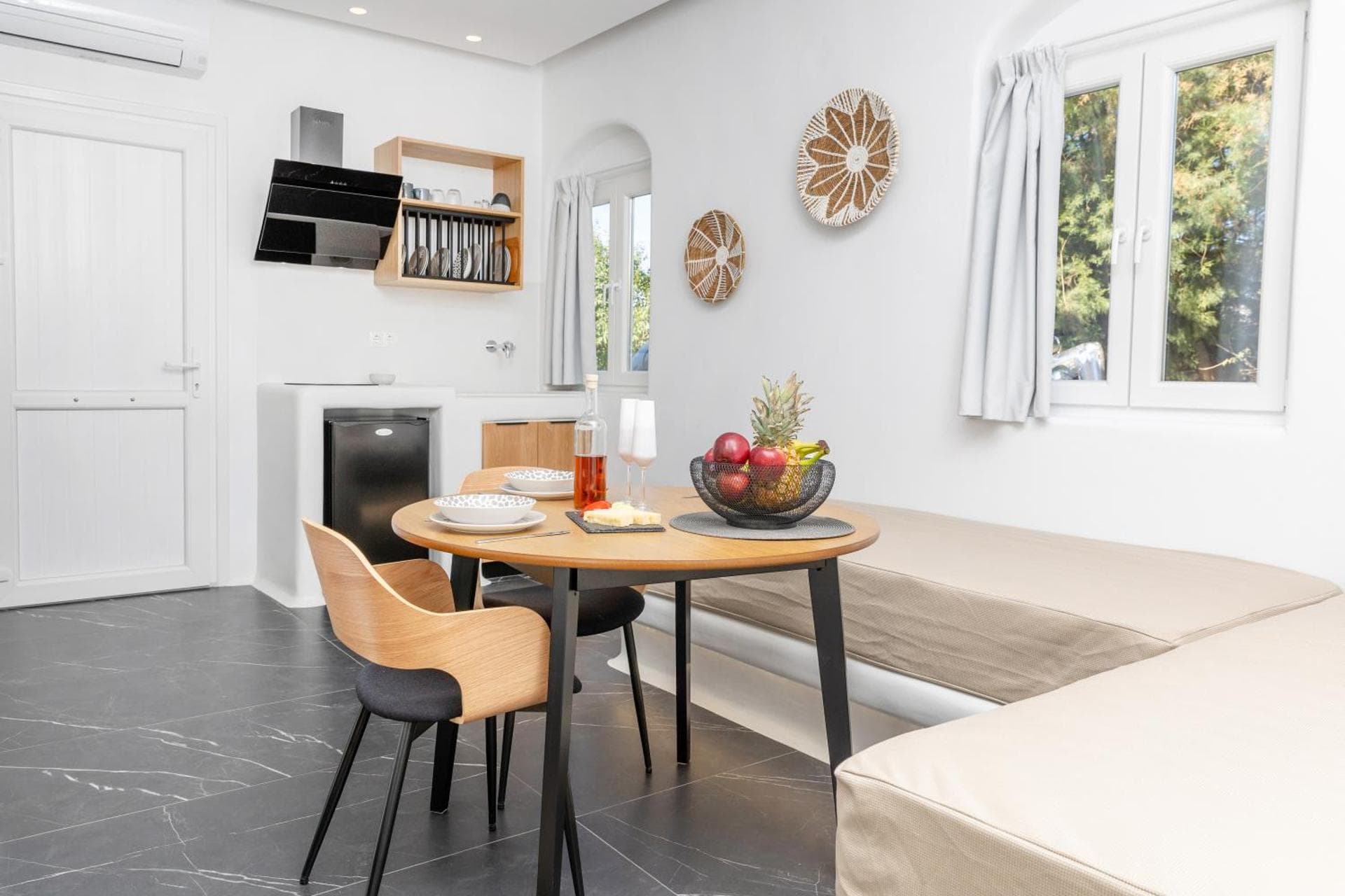 VINO LUXURY SUITES