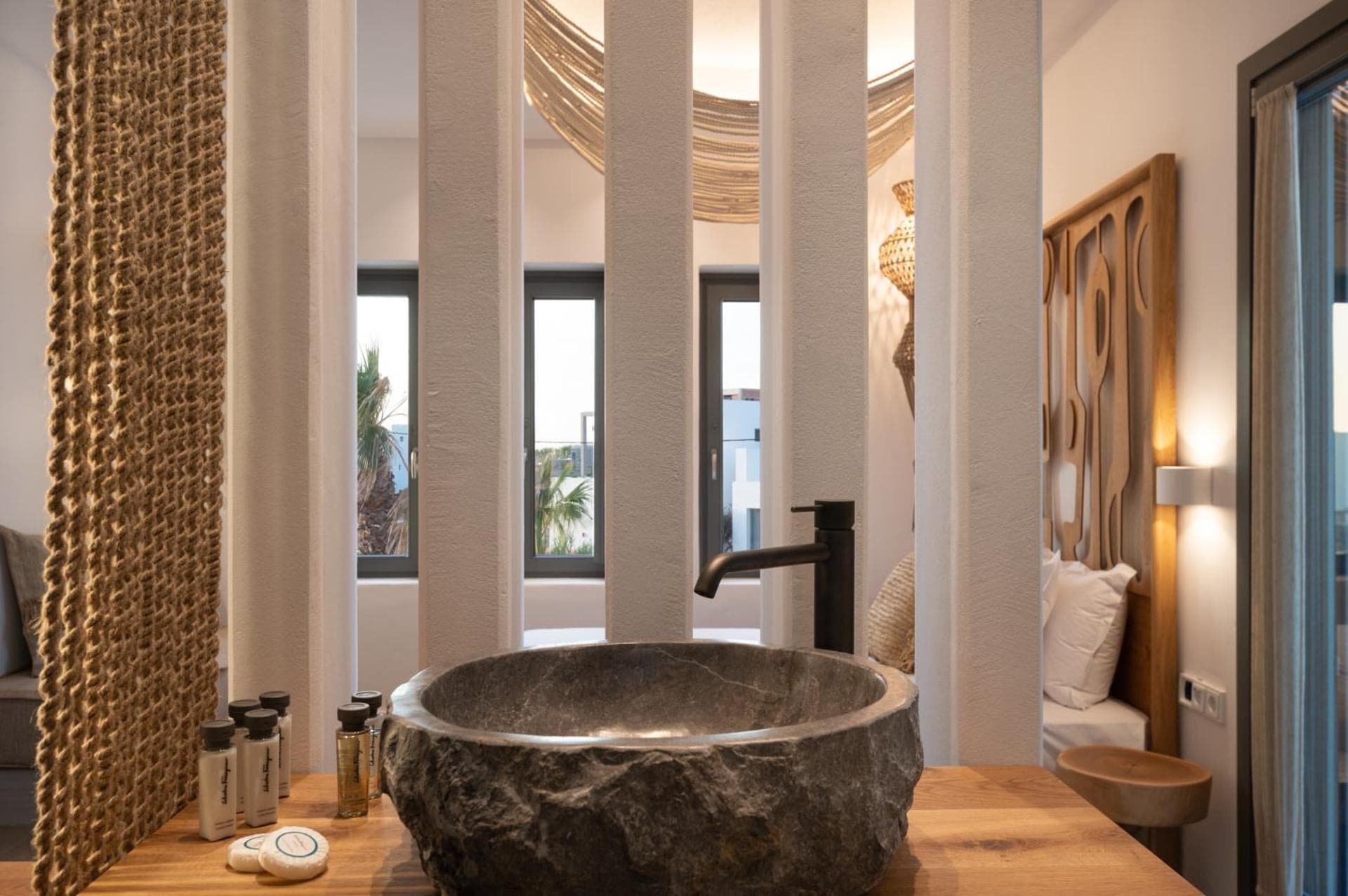 KOSMITIS SUITES & VILLAS