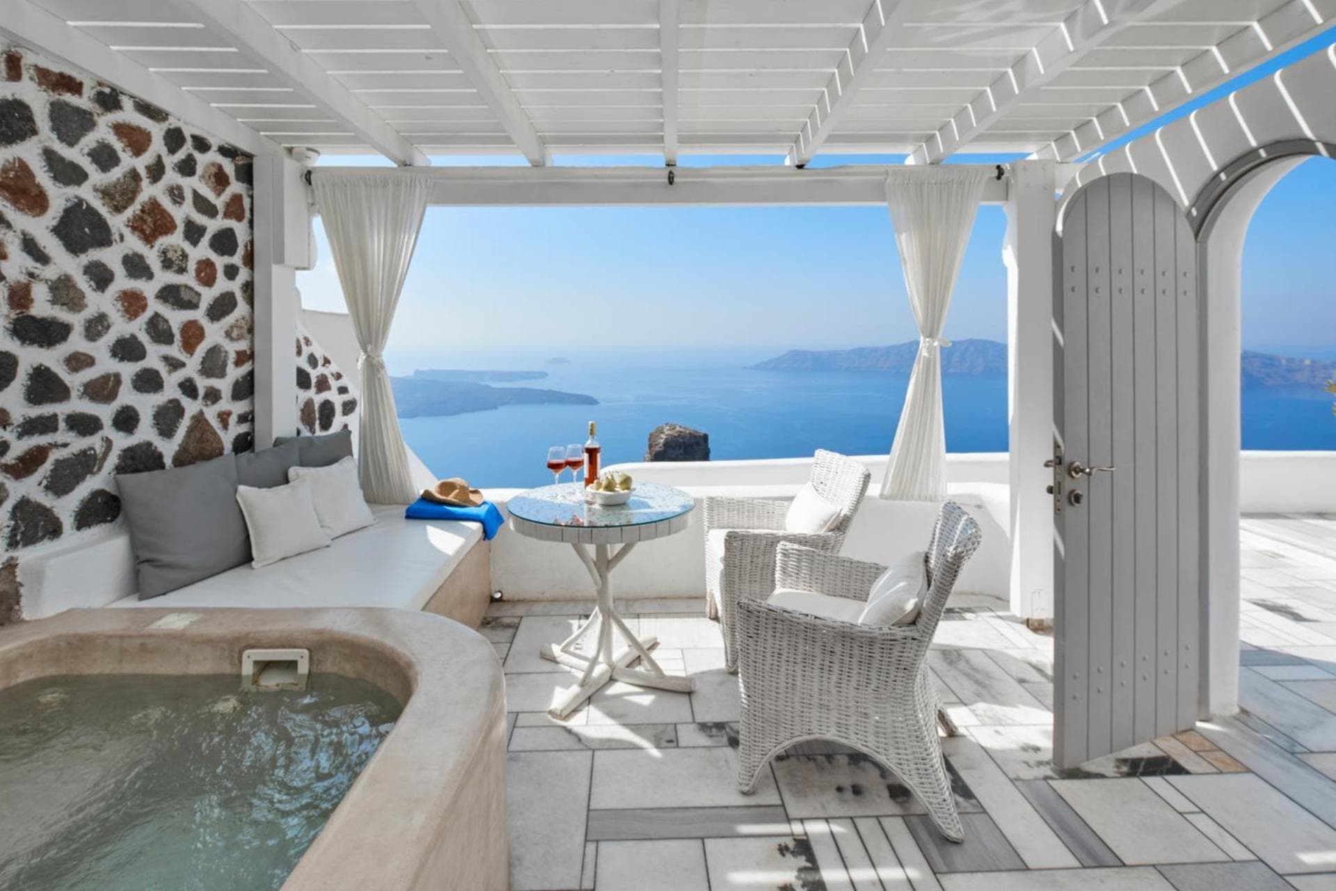 Superior Suite with Hot Tub and Caldera View