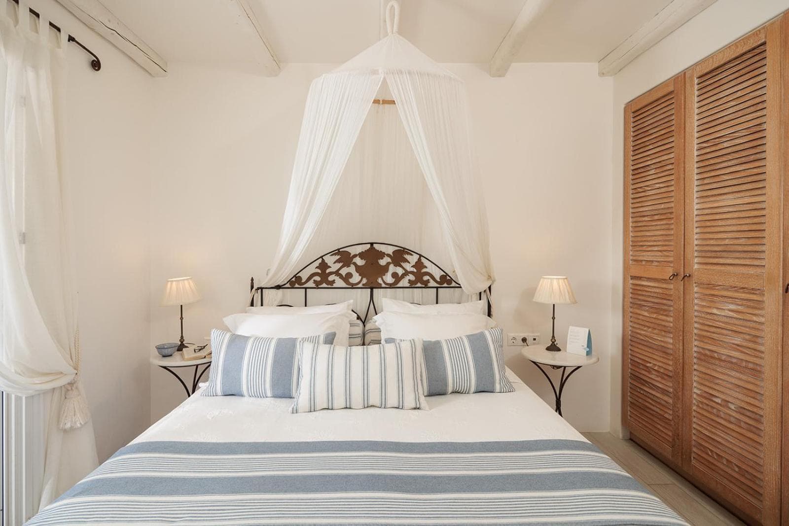 Honeymoon Suite