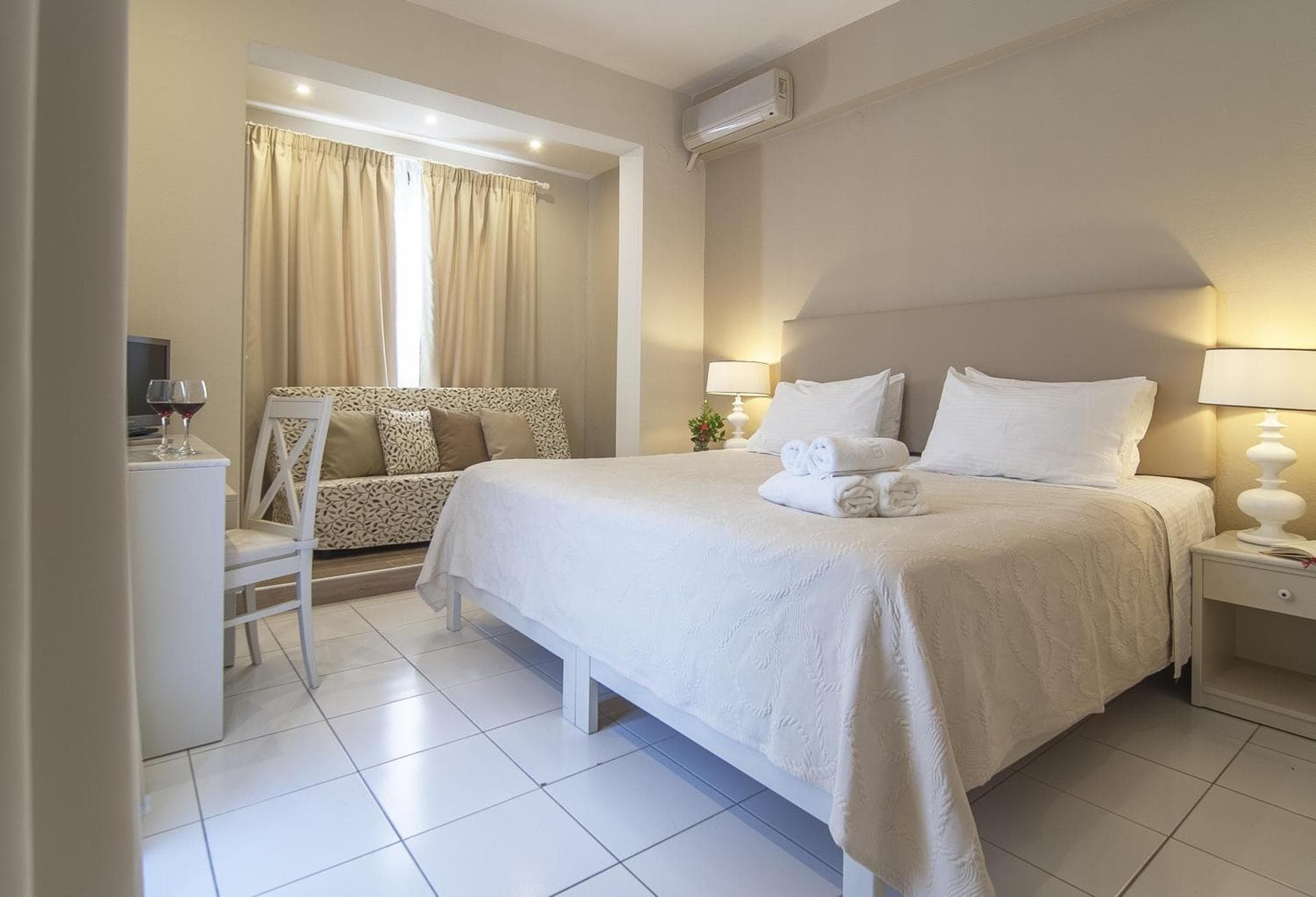 Comfort Room with Side Sea View
