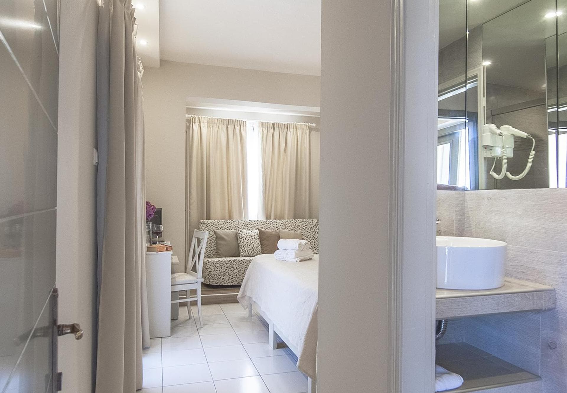 Comfort Room with Side Sea View