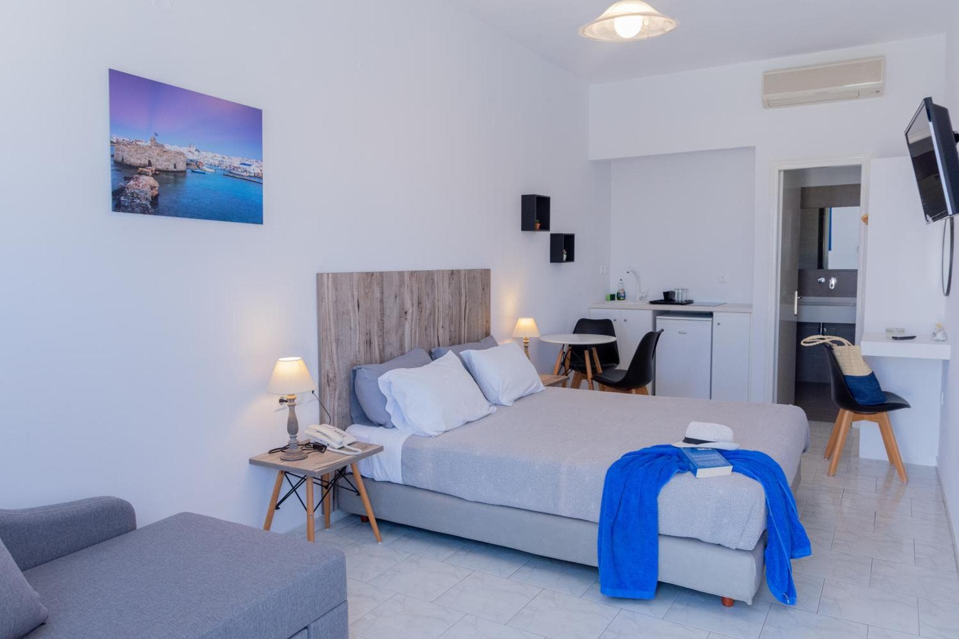 Superior Room with Balcony and Sea View
