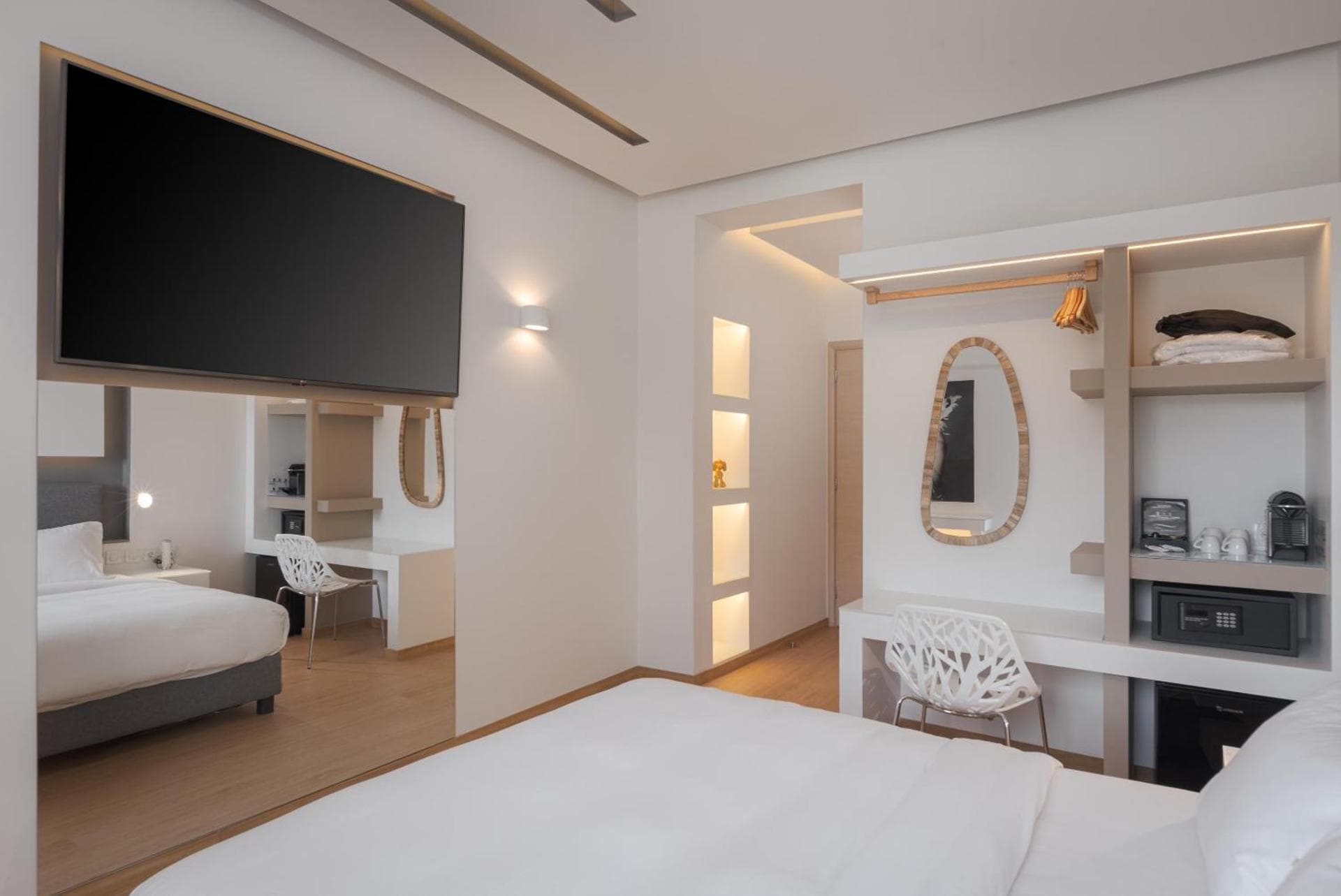 MIRADA HOTEL