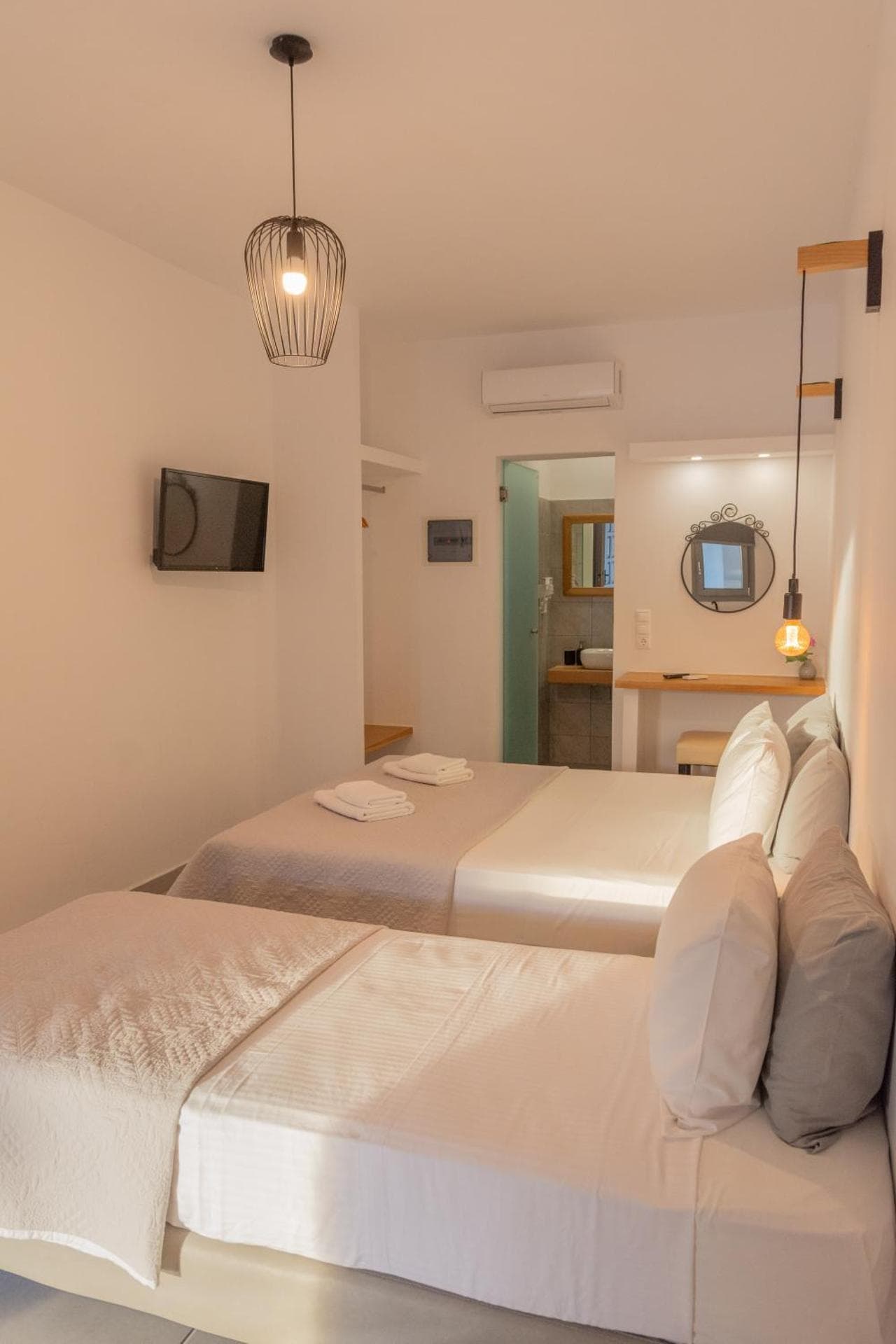 Comfort Room with Pool View
