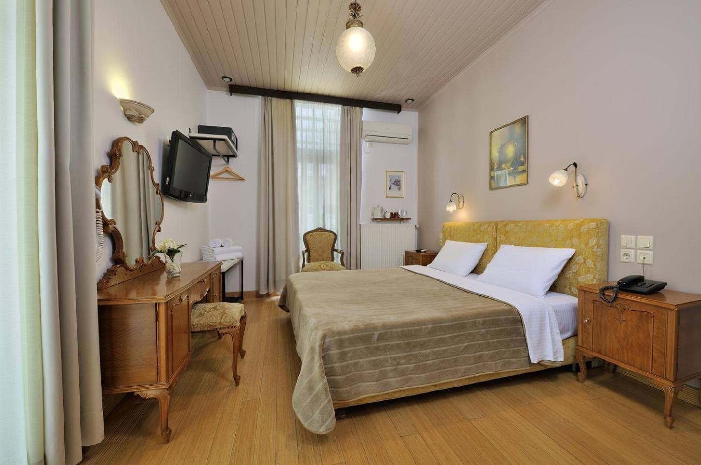 DRYADES & ORION HOTEL