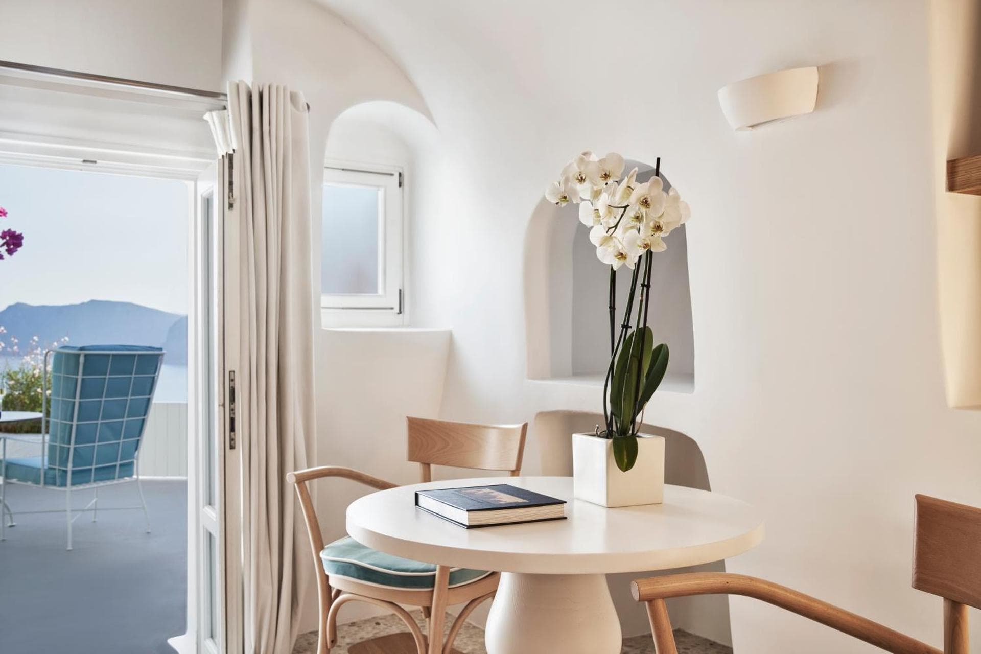 Junior Suite with Caldera View