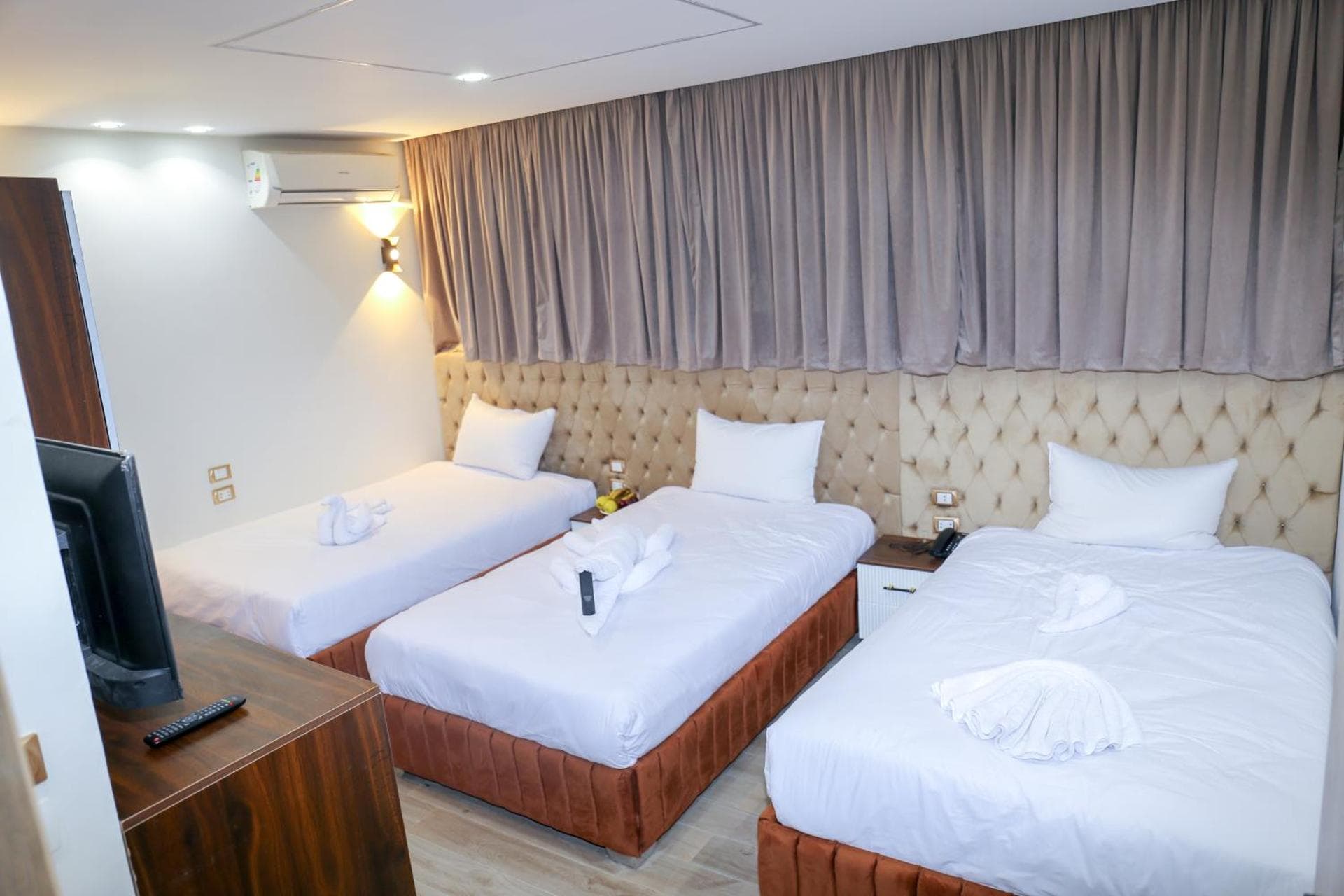Triple Room with Pyramids View