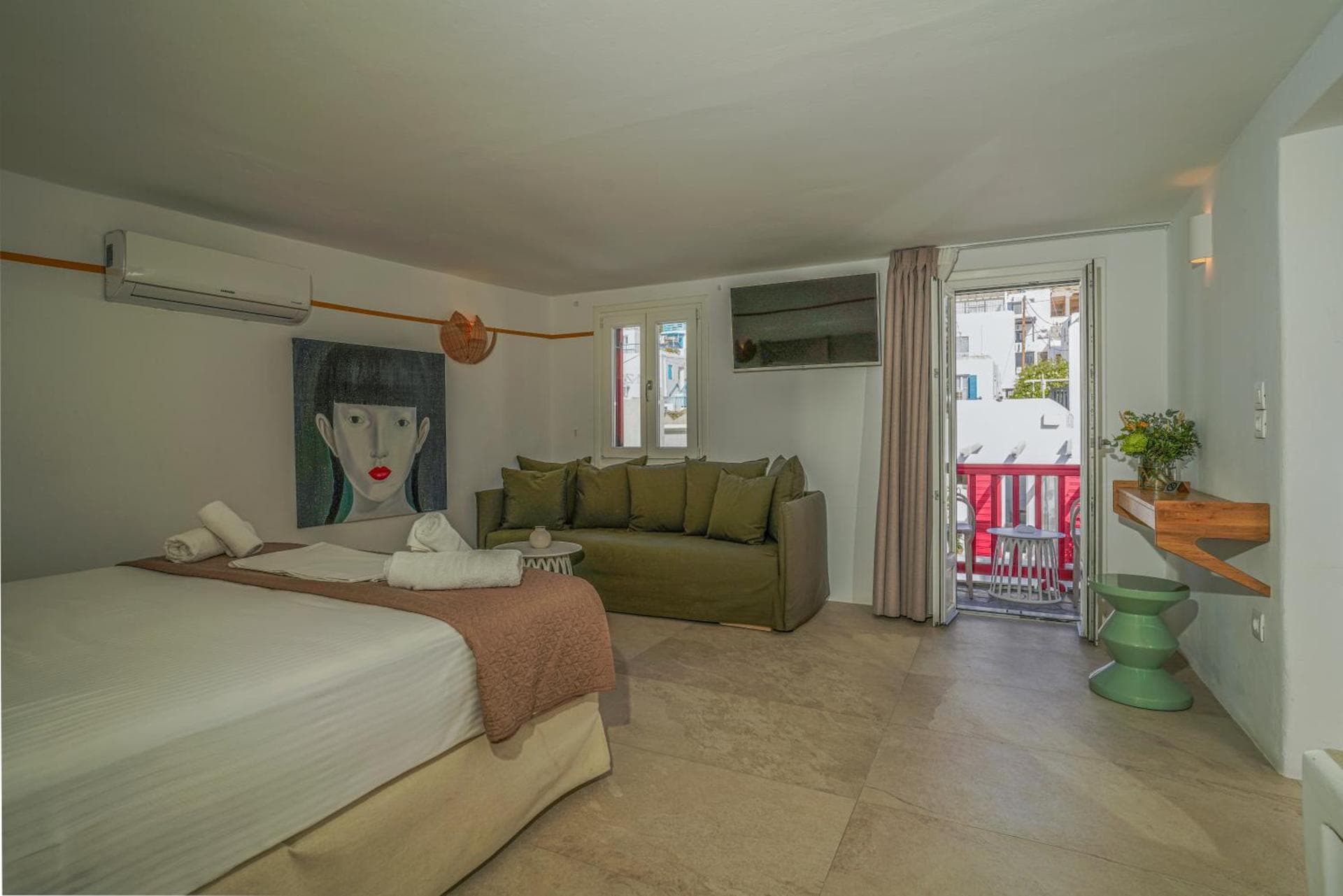Deluxe King Suite
