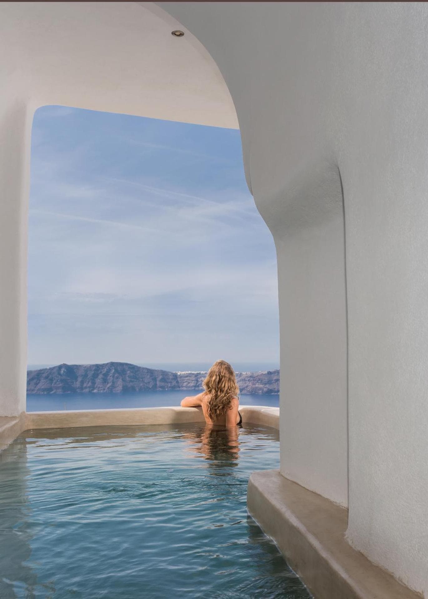Iliovasilema Suite with Outdoor Private Pool and Caldera View