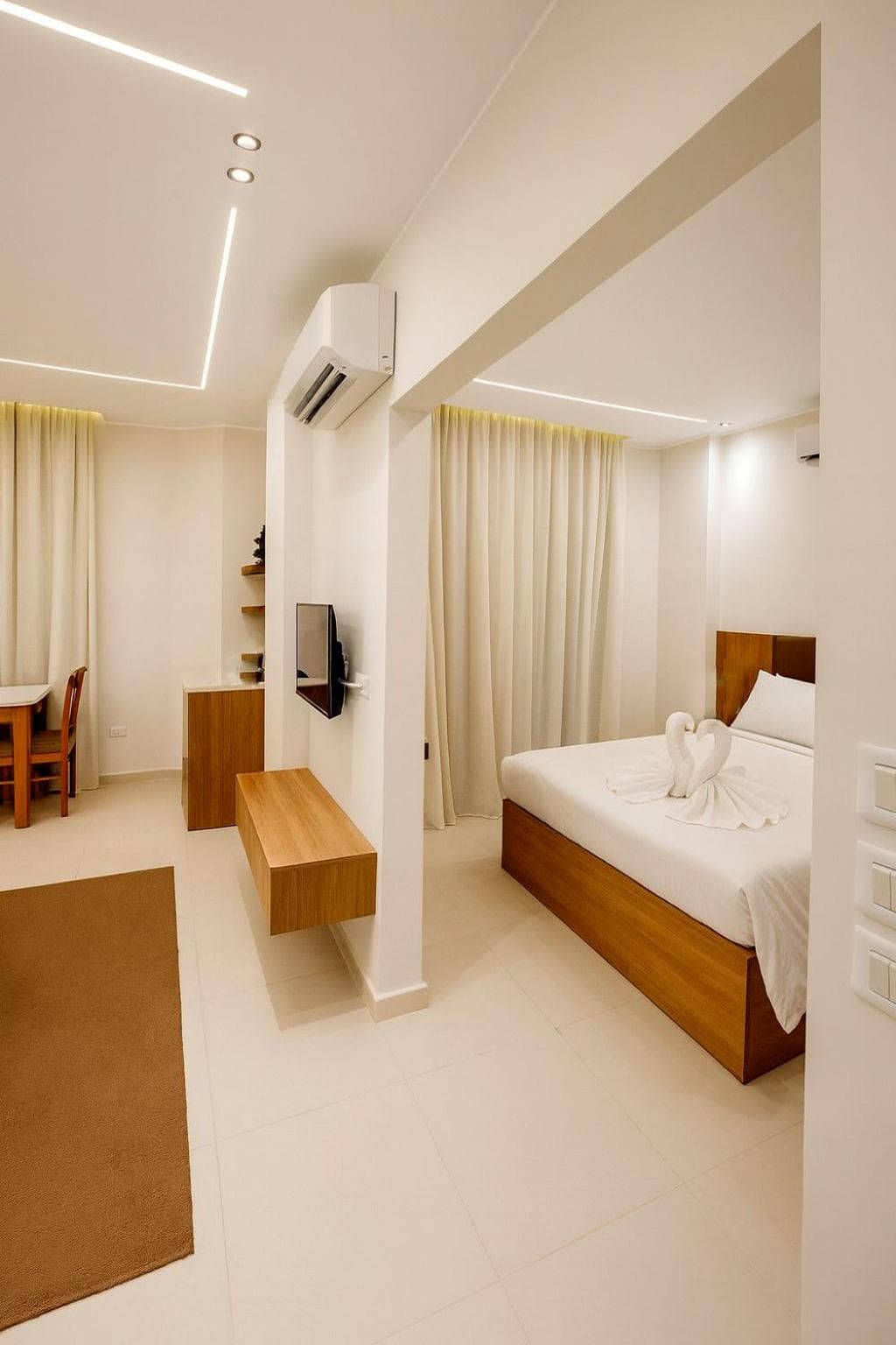Deluxe King Suite