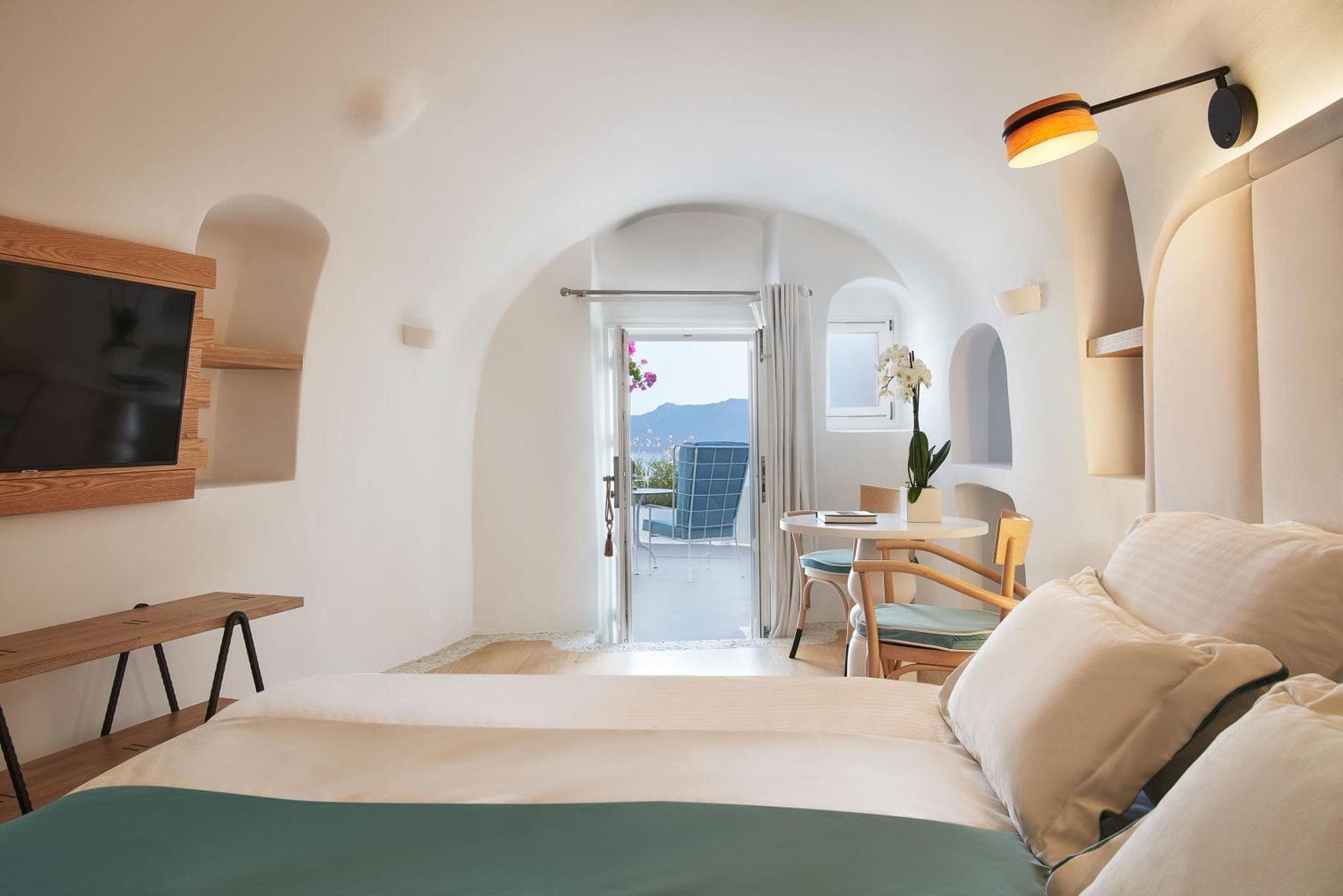 KIRINI SUITES & SPA