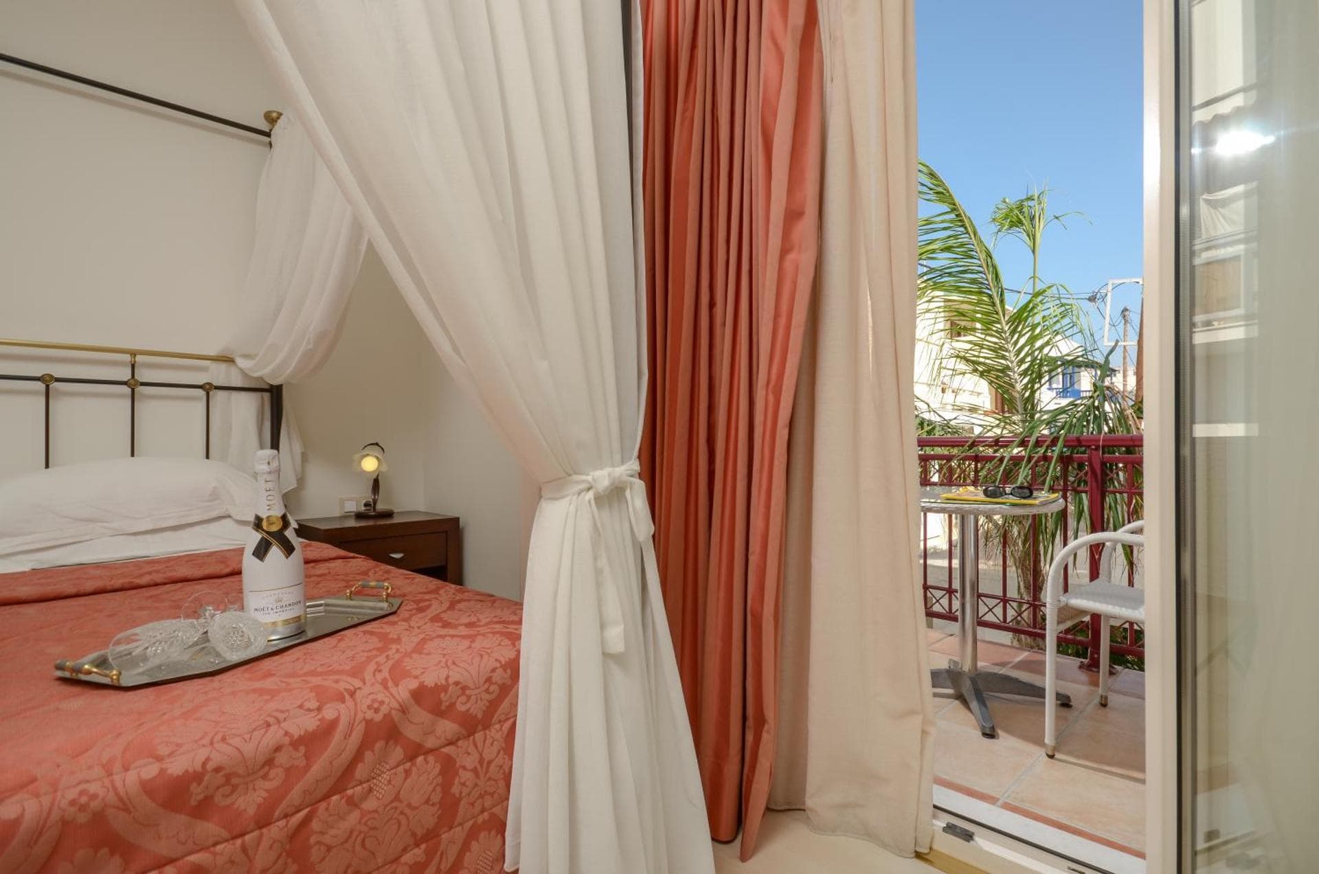 Honeymoon Suite