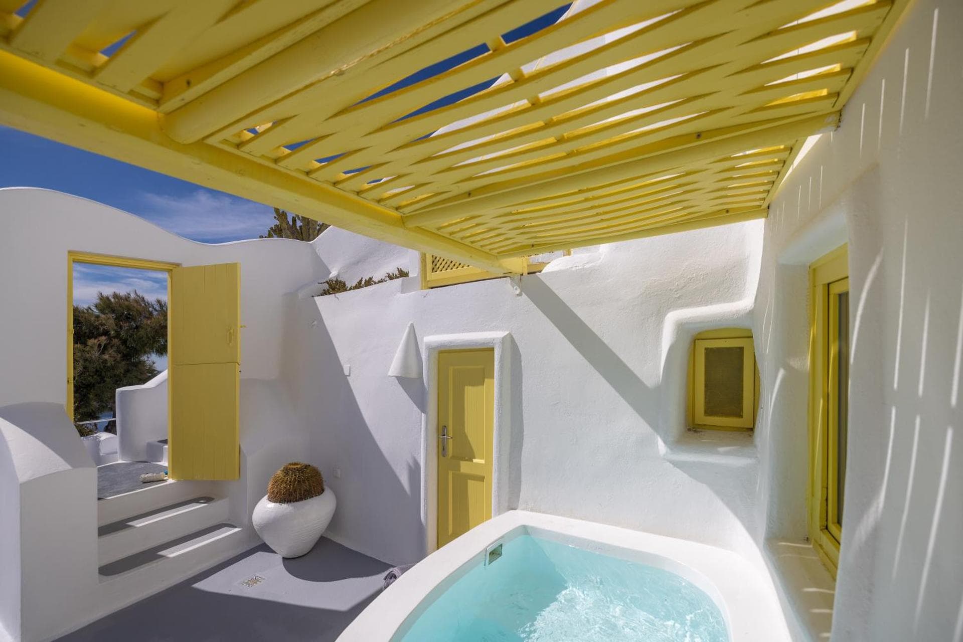 DREAMS LUXURY SUITES