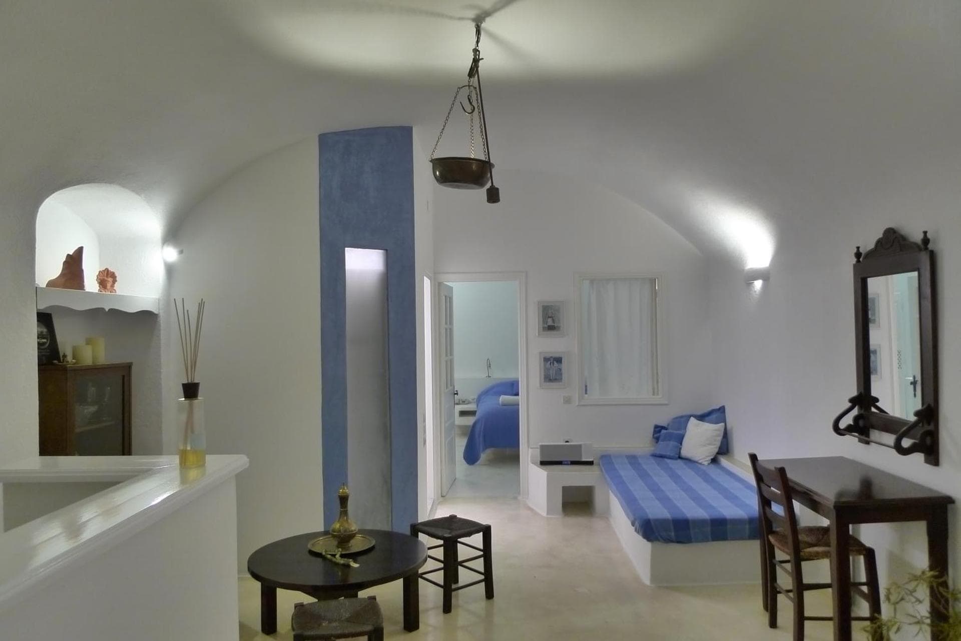 Junior Cave House Suite with Caldera View