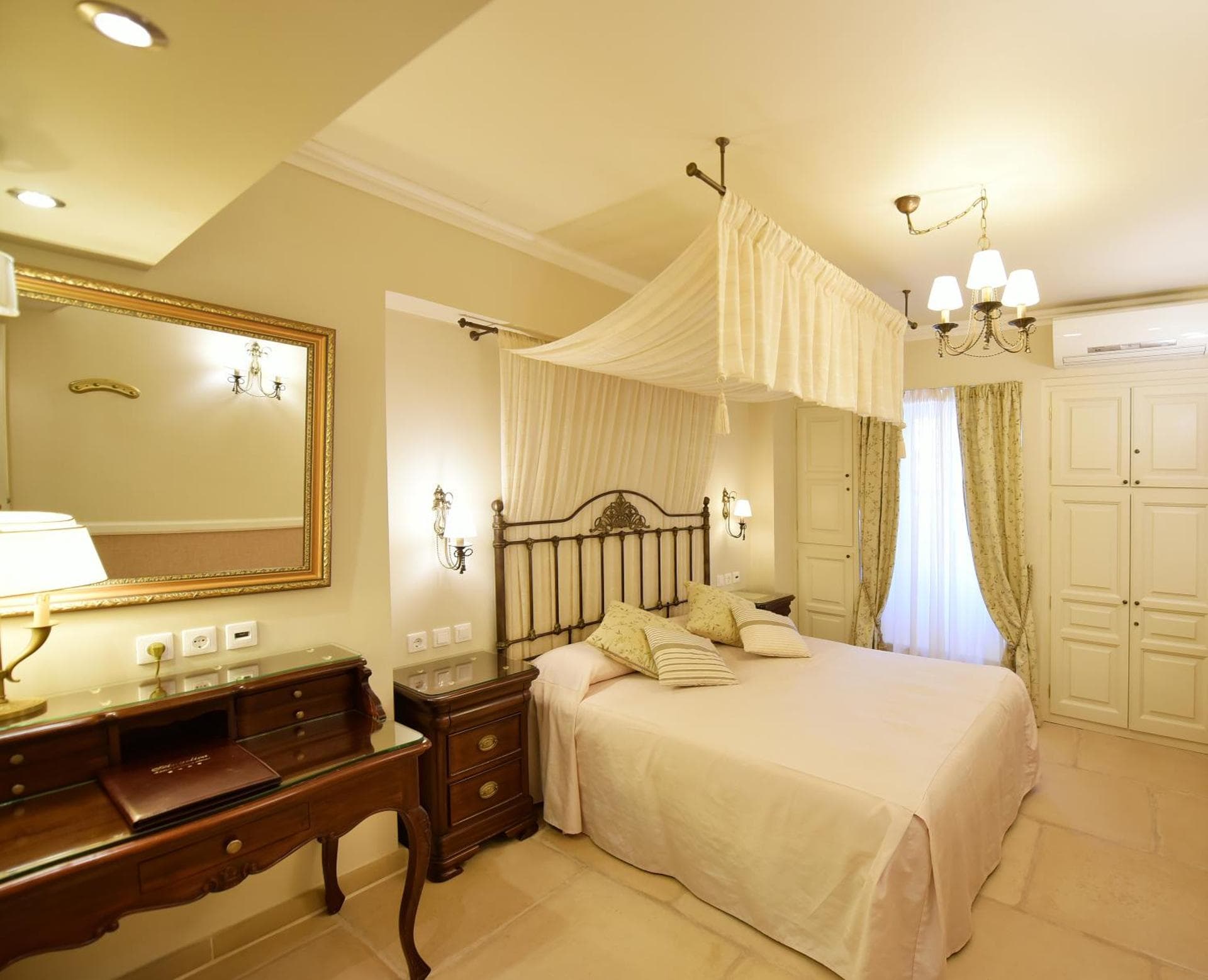 Classic Double Room