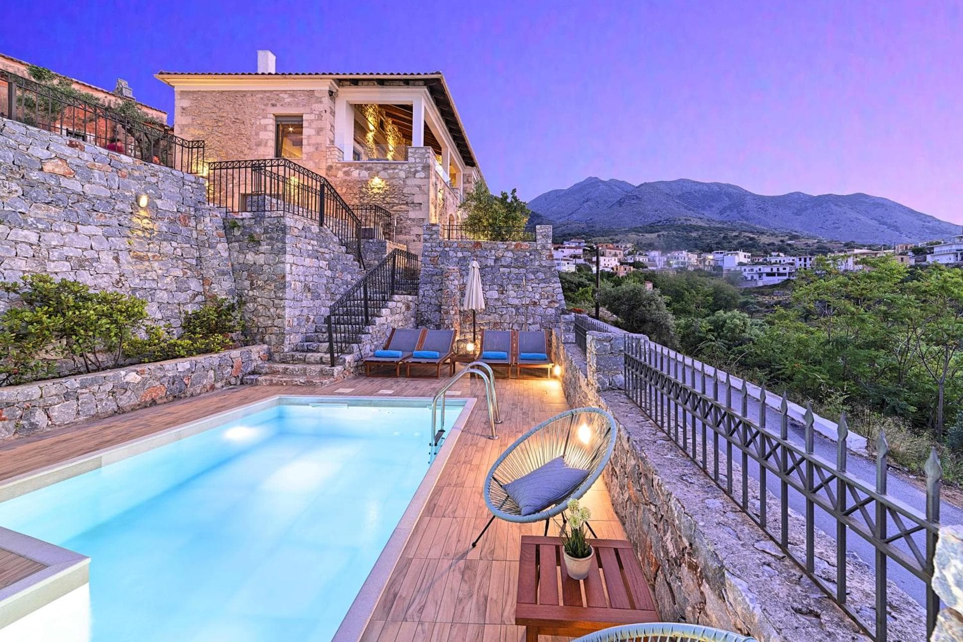 ACROTHEA VILLA HEATED POOL
