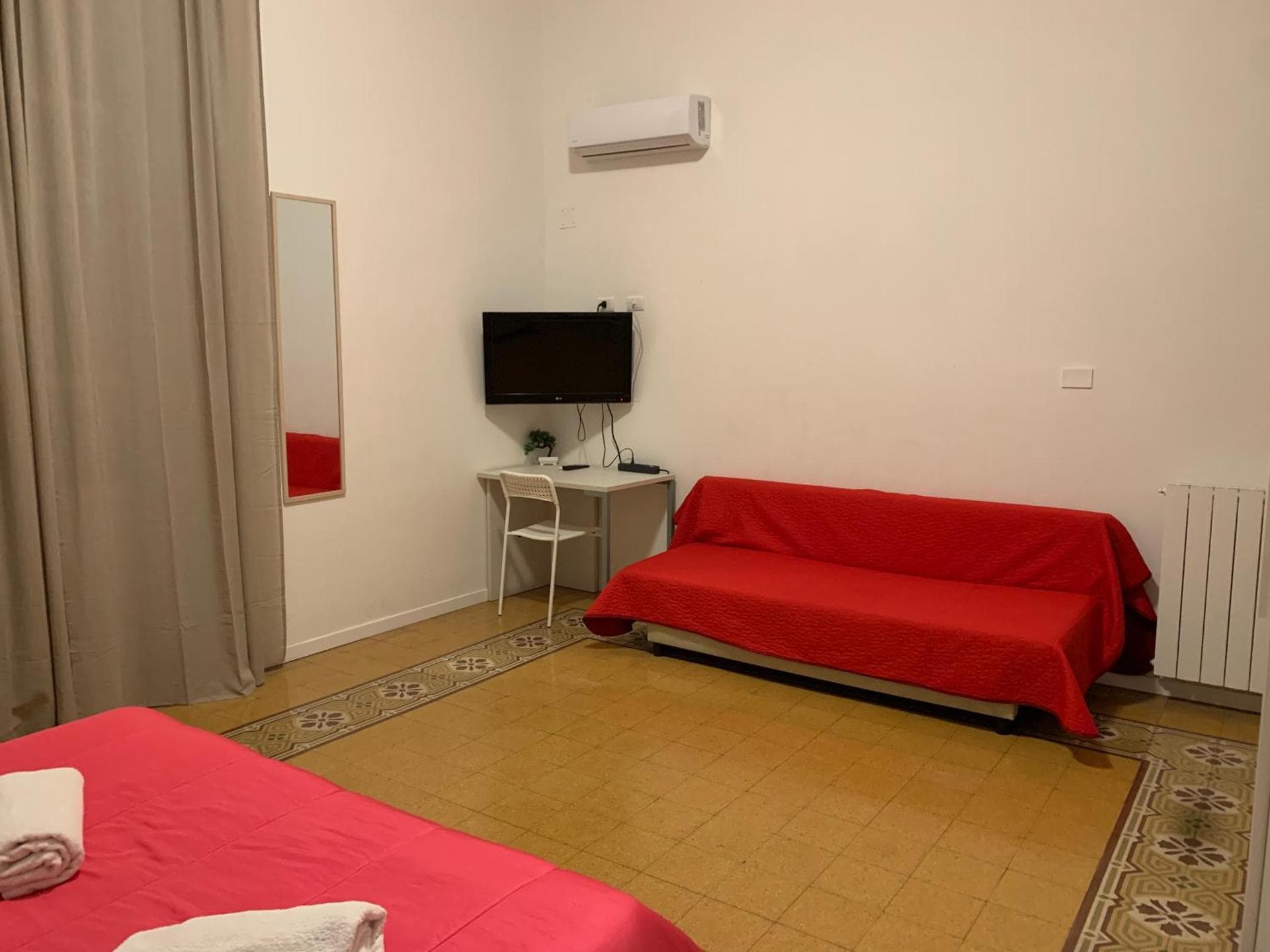 Deluxe Room (2 Adults + 1 Child)