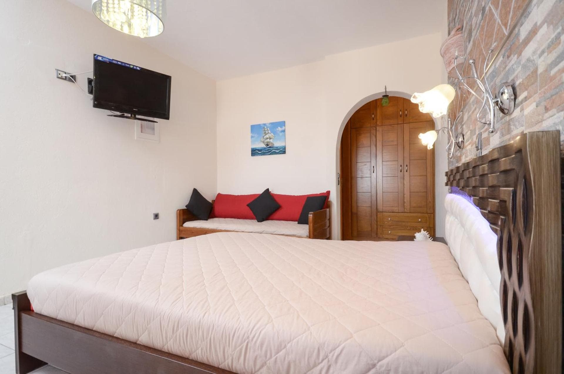 Studio (2 Adults)