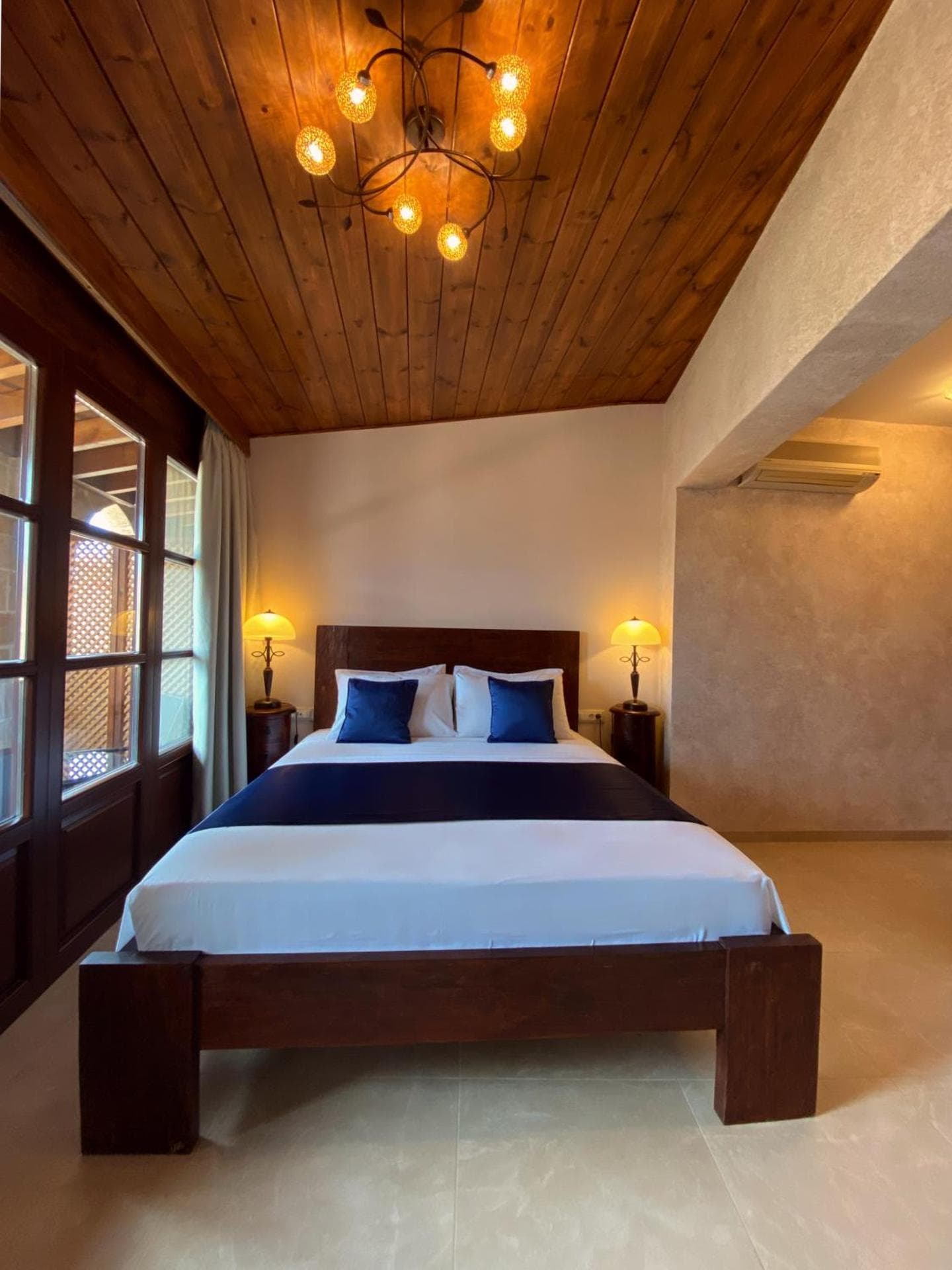 S.NIKOLIS' HISTORIC BOUTIQUE HOTEL