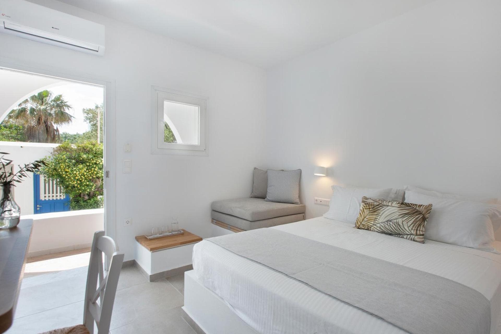 Double Room with Street View