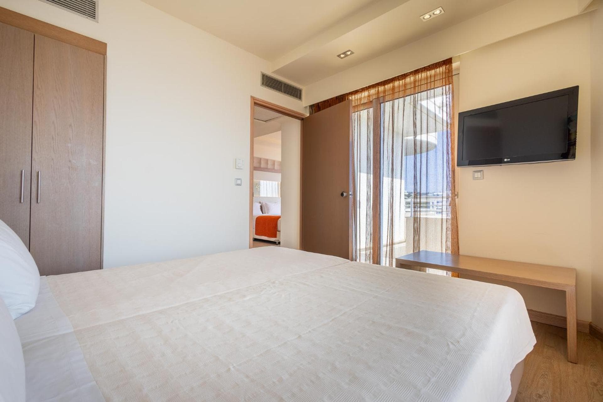 Deluxe Family Suite