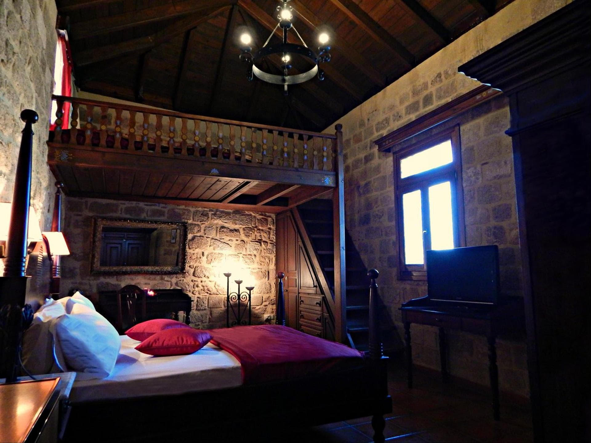 Superior Medieval Suite (Annex Building)