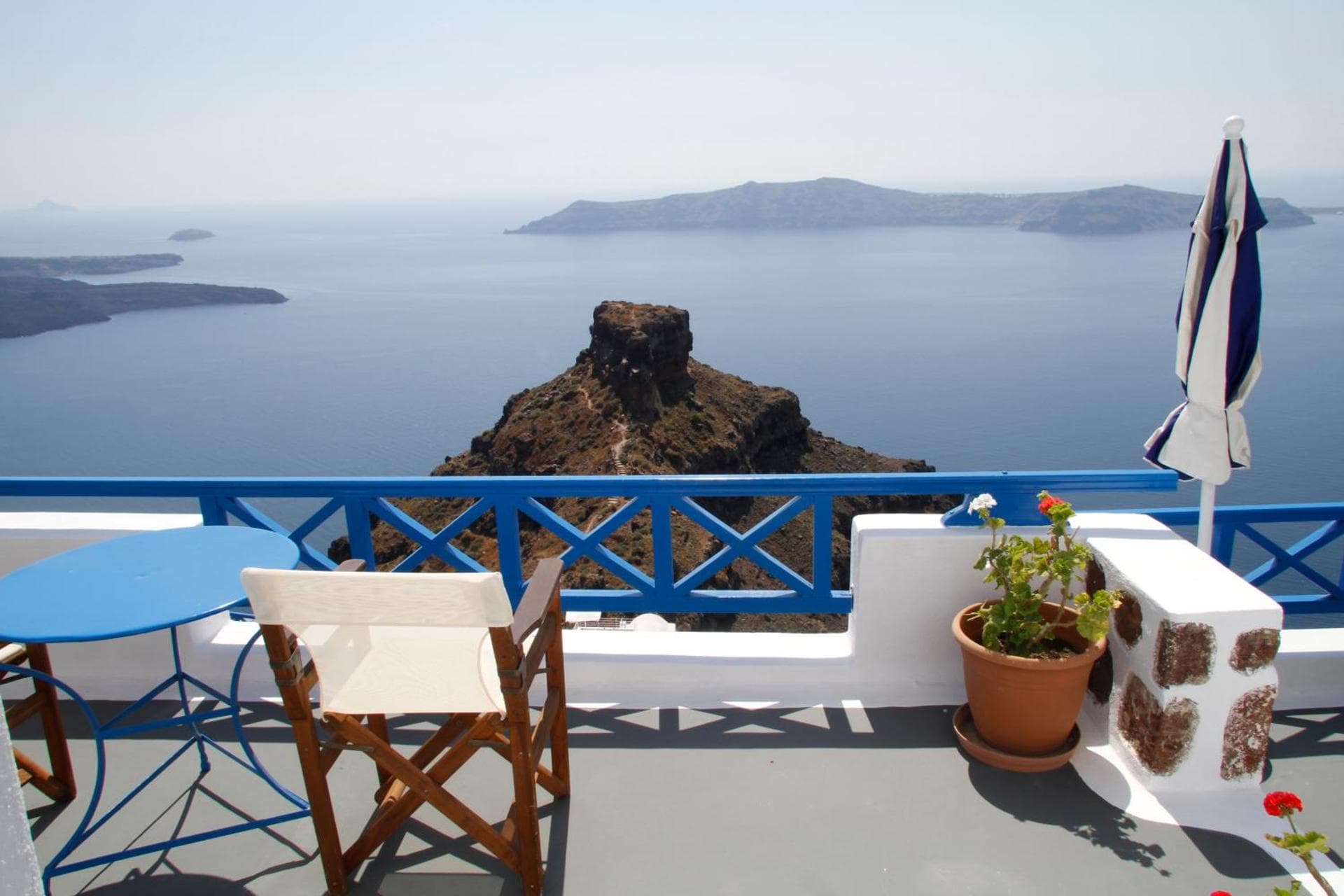 Suite with Outdoor Jetted Tub and Caldera View