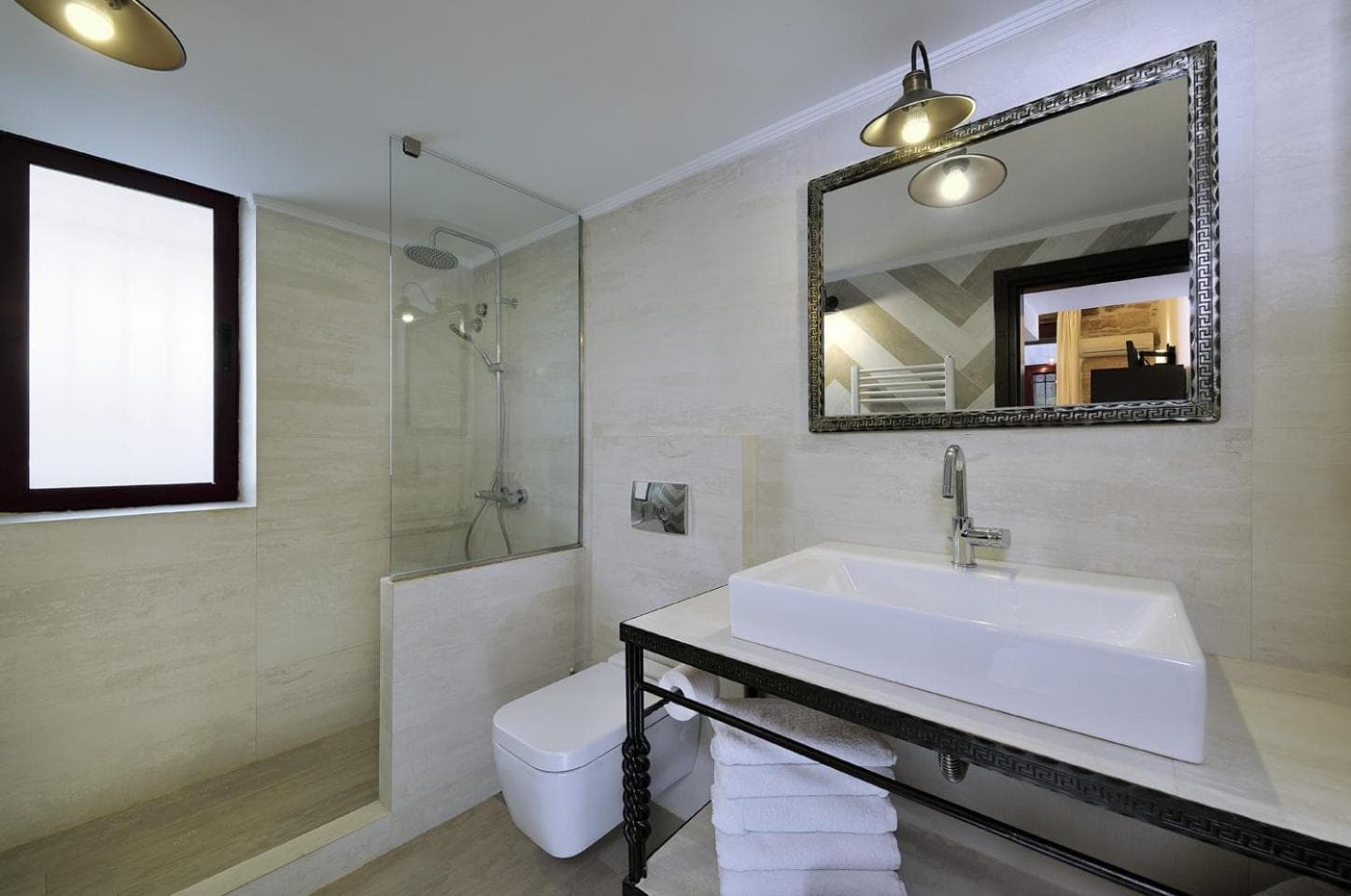 Quintuple Room