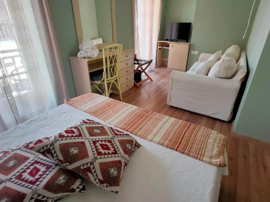 Triple Room with Balcony