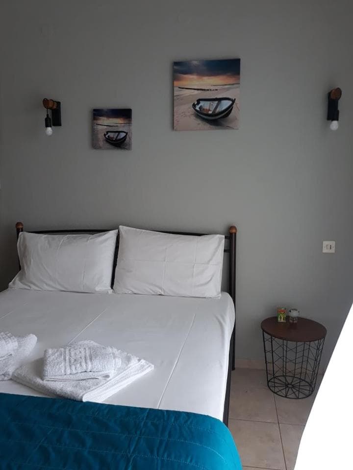 Studio (2 Adults)