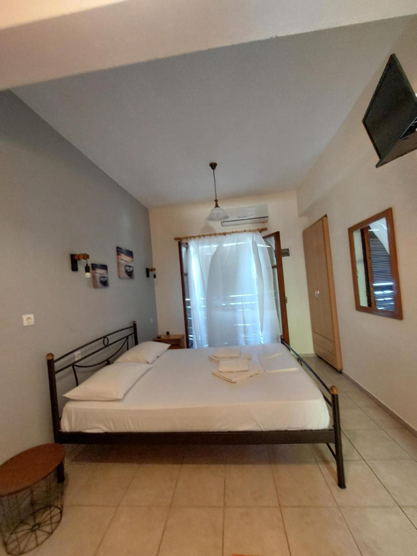 Studio (2 Adults)