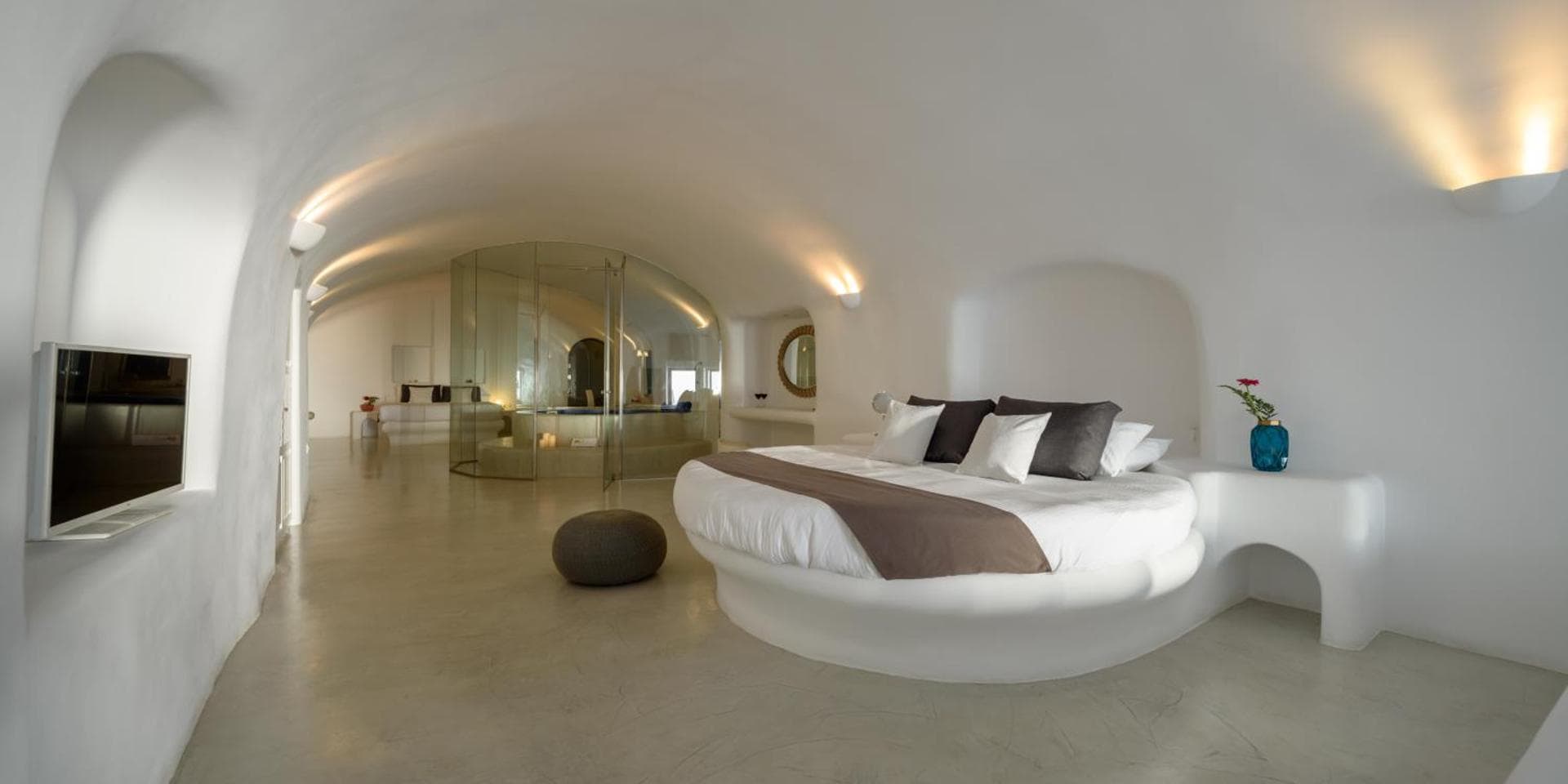 Suite with Plunge Pool and Spa Bath